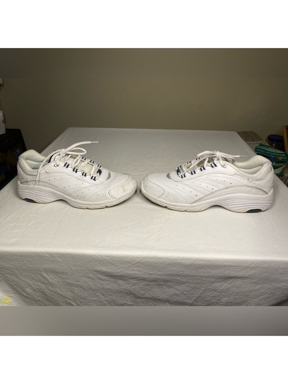 Easy Spirit Women’s White Walking Shoes 8.5